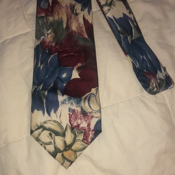 3/$20 or 5 for $25 Bundle Sale❗️Stafford Silk Men’s Tie❗️ - Picture 4 of 4